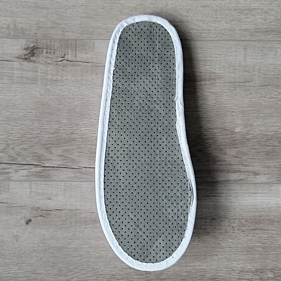 FRETTE 1860 FOR ST. REGIS GUEST SLIPPERS - Picture 3 of 3